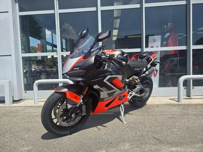 DUCATI V2 AUDI F1 Edition R26