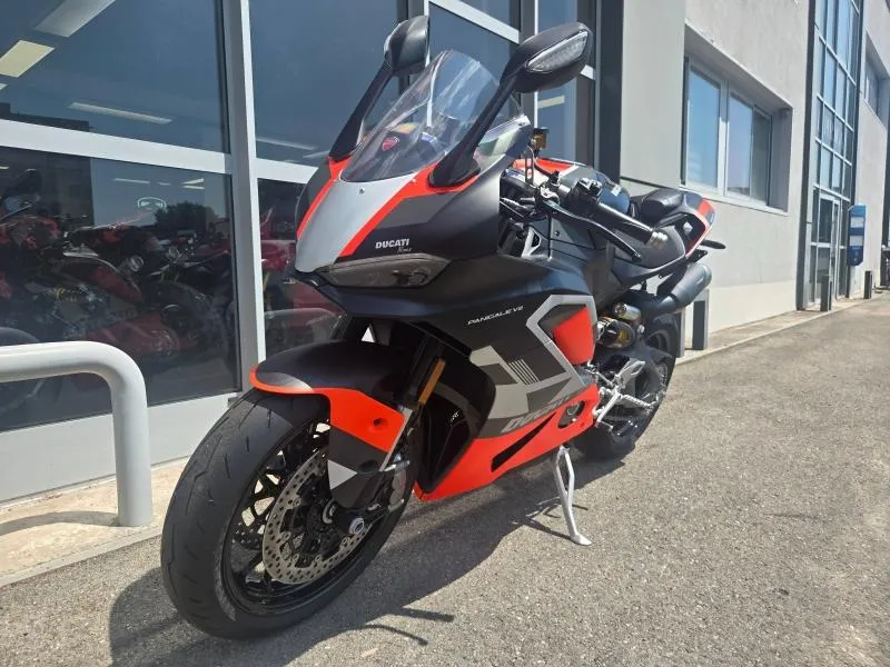 DUCATI V2 AUDI F1 Edition R26