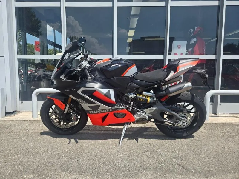 DUCATI V2 AUDI F1 Edition R26