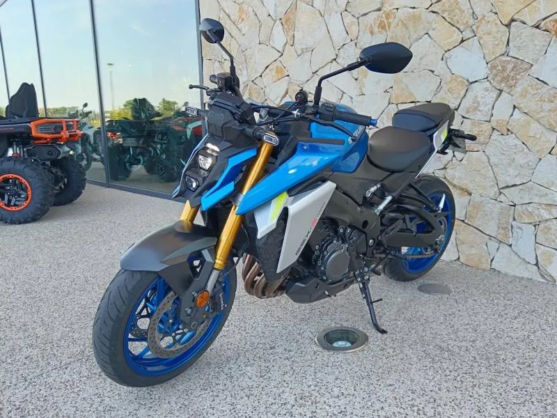 SUZUKI 1000 2023