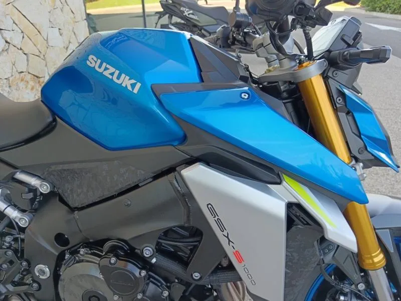 SUZUKI 1000 2023