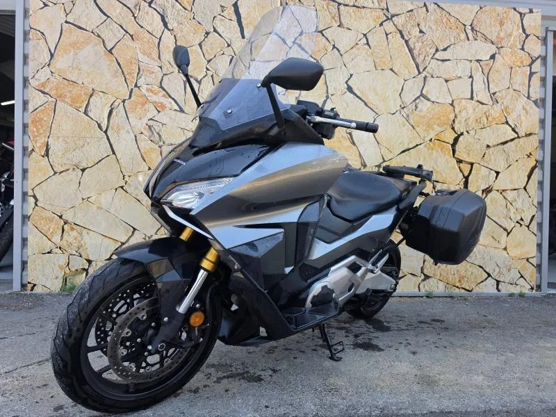 HONDA 750 2024