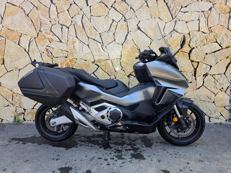 HONDA 750 2024
