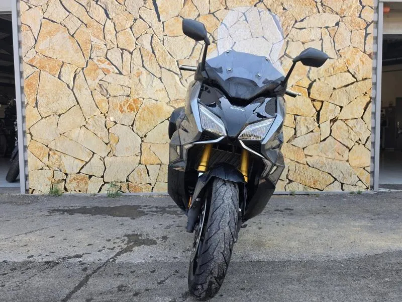 HONDA 750 2024