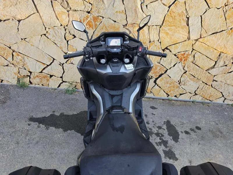 HONDA 750 2024