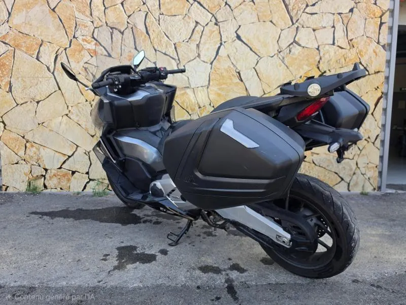 HONDA 750 2024