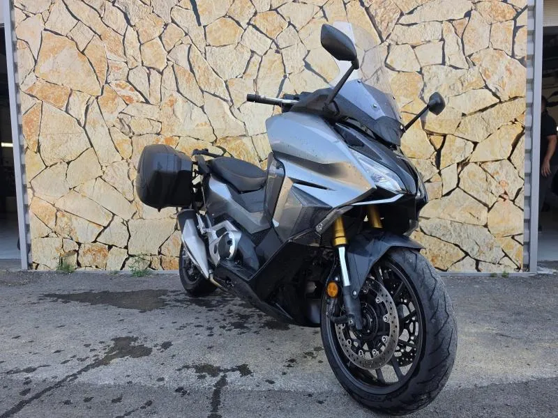 HONDA 750 2024