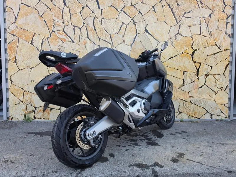 HONDA 750 2024