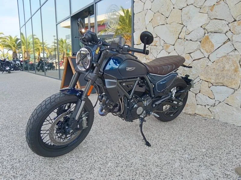 DUCATI 800 Nightshift