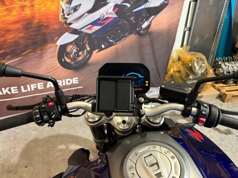 BMW F 900 R
