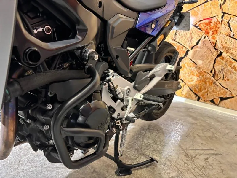 BMW F 900 R