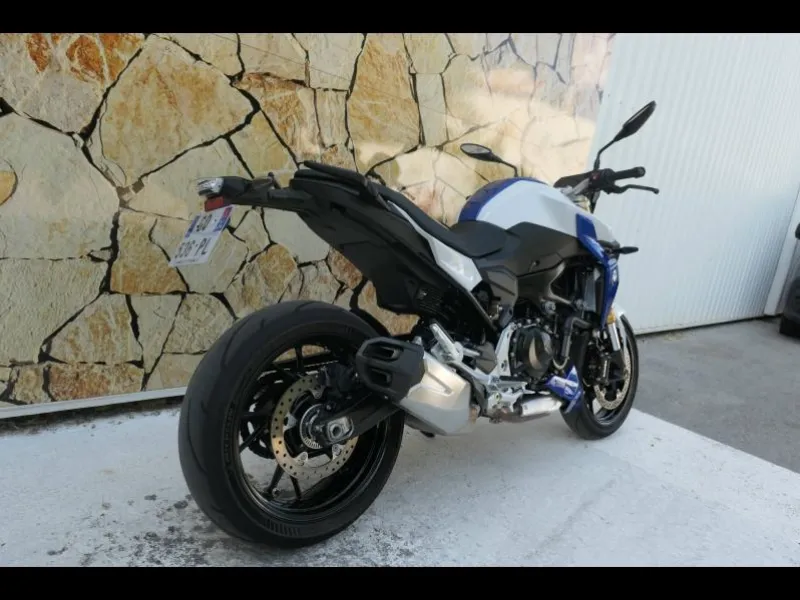 BMW 900 R 105 ch Style Sport + Shifter Pro