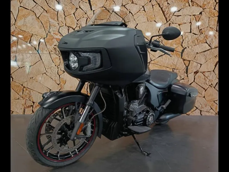 INDIAN Challenger 1768 Dark Horse