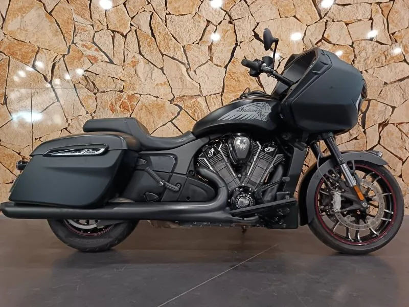 INDIAN Challenger 1768 Dark Horse