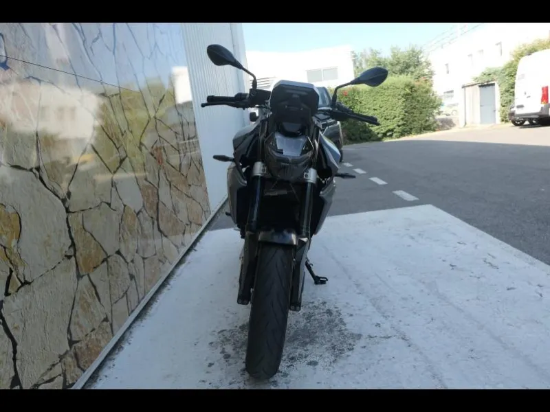 BMW 900 R A2 + Shifter