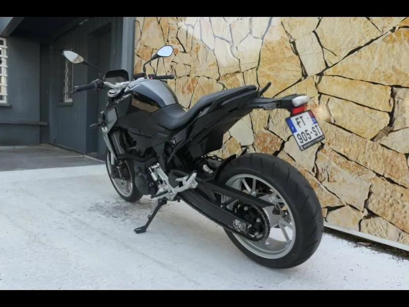BMW 900 R A2 + Shifter