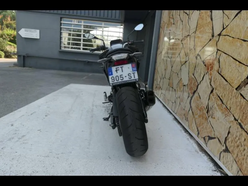 BMW 900 R A2 + Shifter