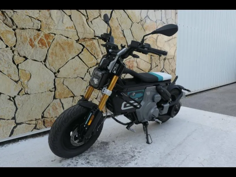 BMW E02 125cm3 Pack HigLine + Chargeur Rapide CE 02