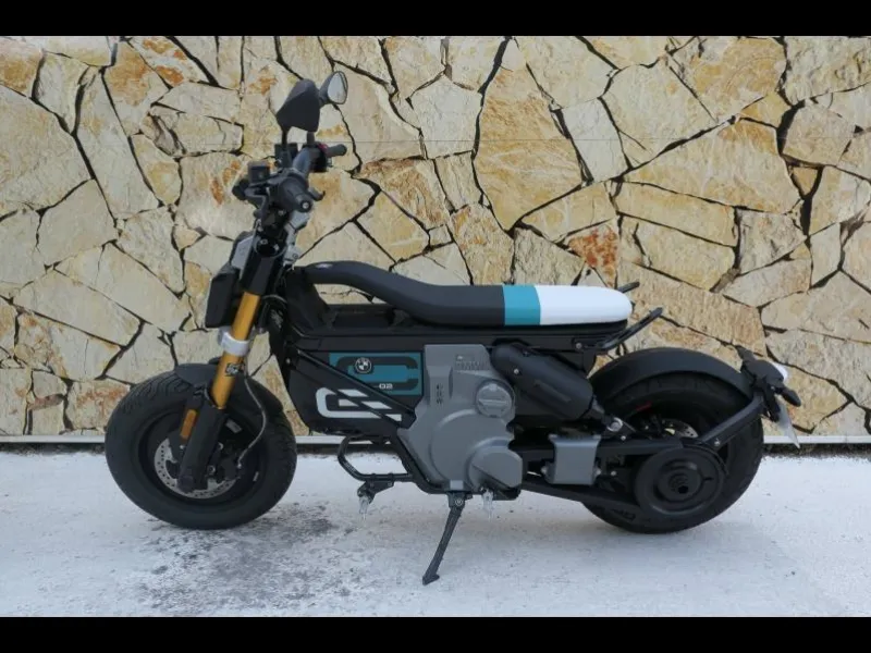 BMW E02 125cm3 Pack HigLine + Chargeur Rapide CE 02