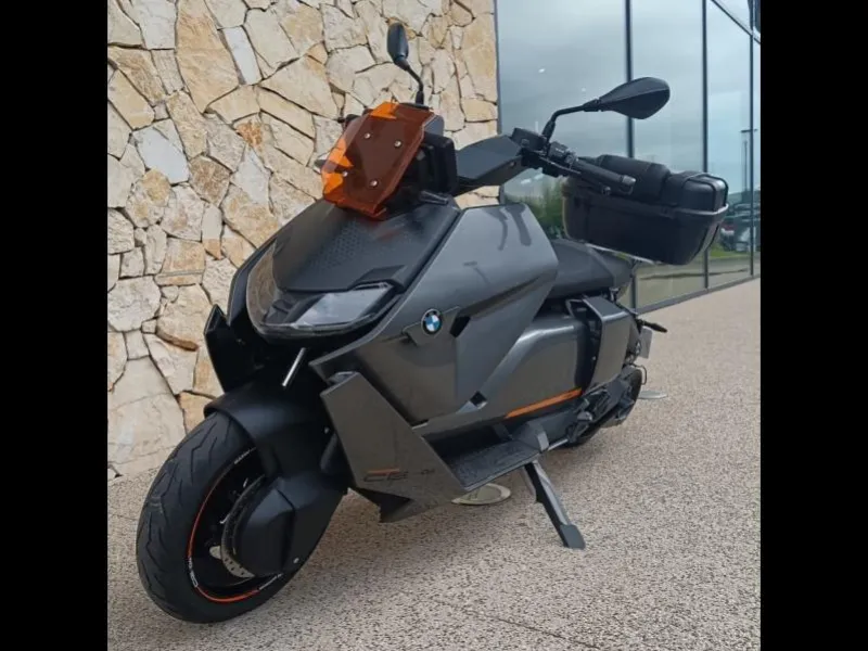 BMW CE04