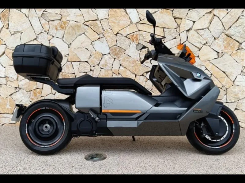 BMW CE04