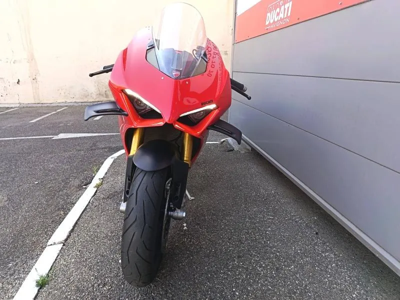 DUCATI Panigale V4 S 1ERE MAIN LIGNE AKRAPOVIC