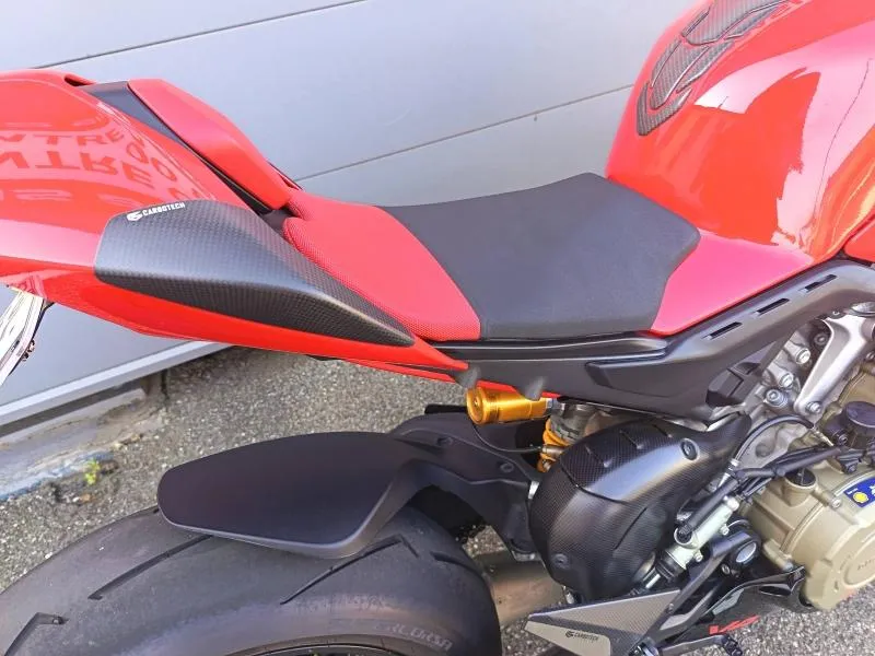 DUCATI Panigale V4 S 1ERE MAIN LIGNE AKRAPOVIC