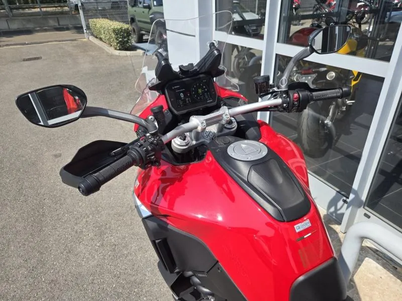 DUCATI V4 S  Travel & Radar