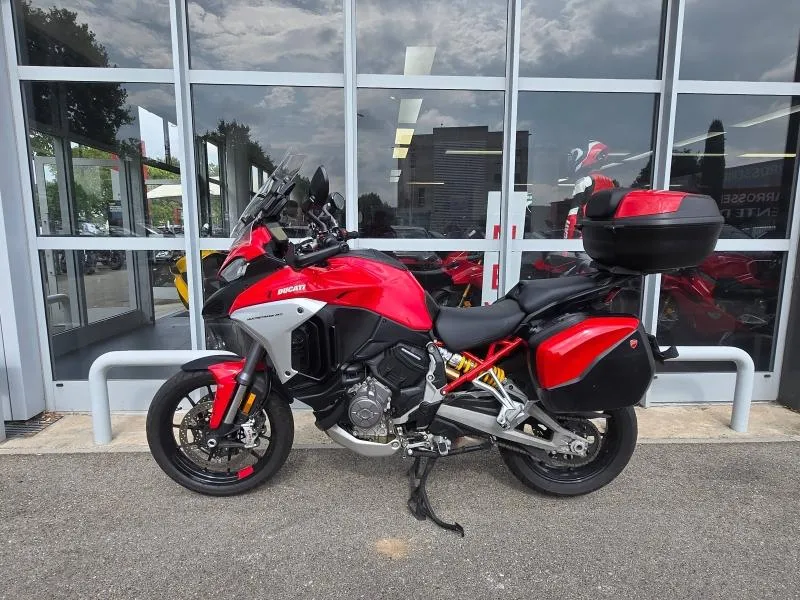 DUCATI V4 S Travel & Radar