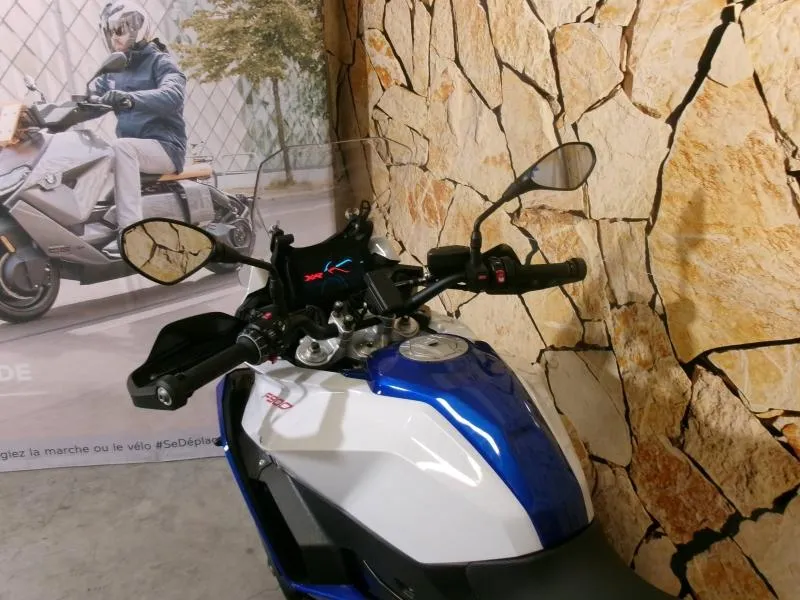 BMW F 900 XR A2