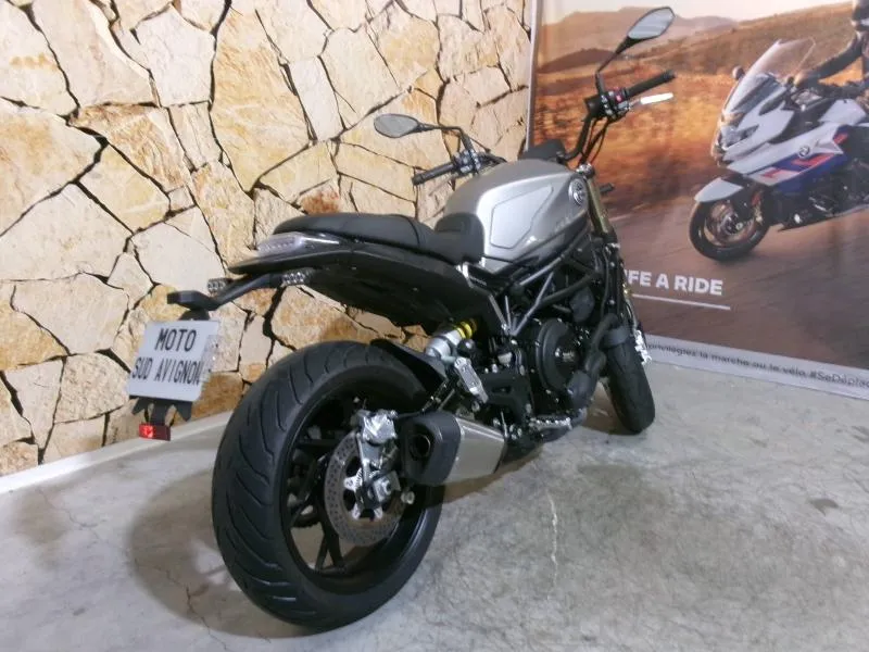 BENELLI Leoncino 800
