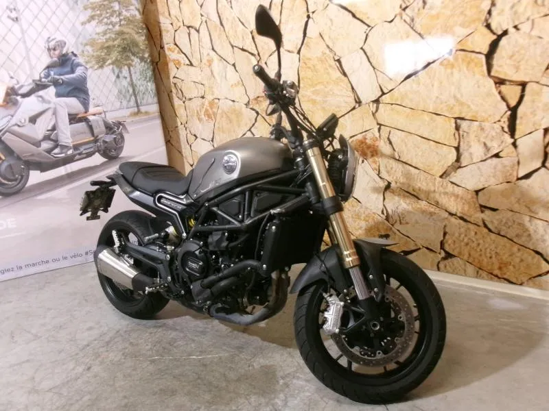 BENELLI Leoncino 800