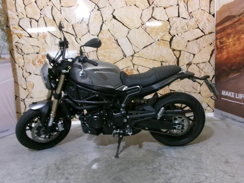 BENELLI Leoncino 800