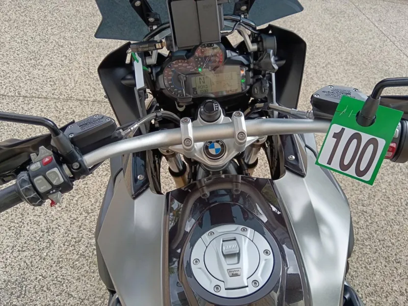 BMW 1200 GS AVEC VALISE