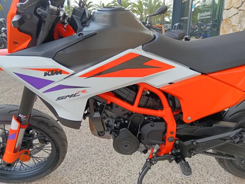 KTM 390 R  681km + Remus