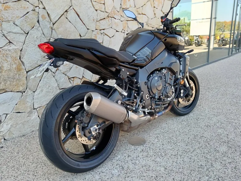 YAMAHA MT-10 1000 2024