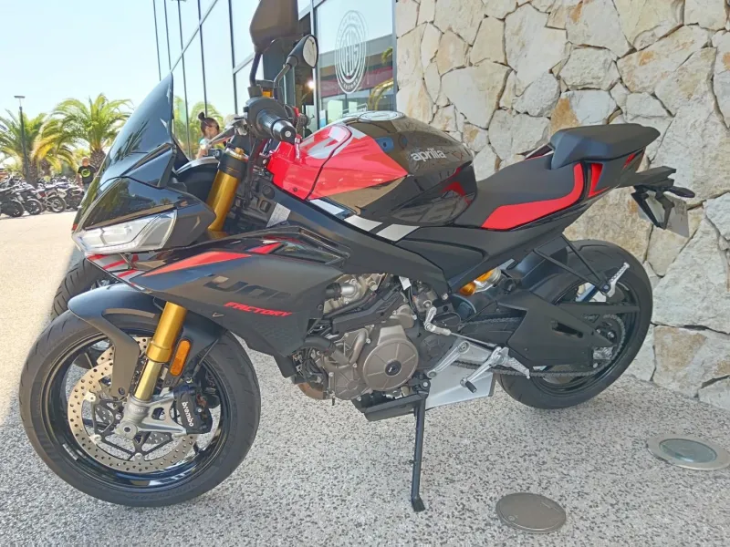 APRILIA 660 Factory + Öhlins A2