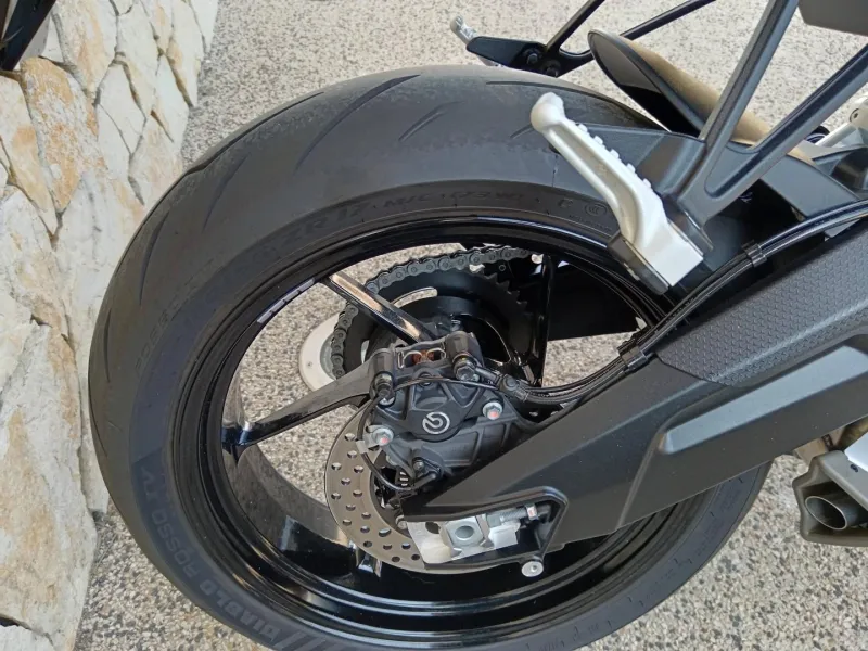 APRILIA 660 Factory + Öhlins A2
