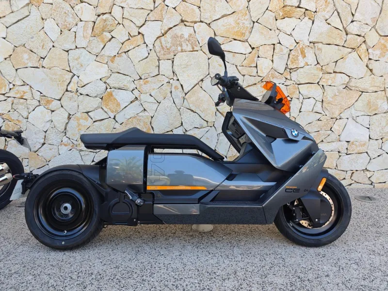 BMW CE04 15kw 20cv finition pro