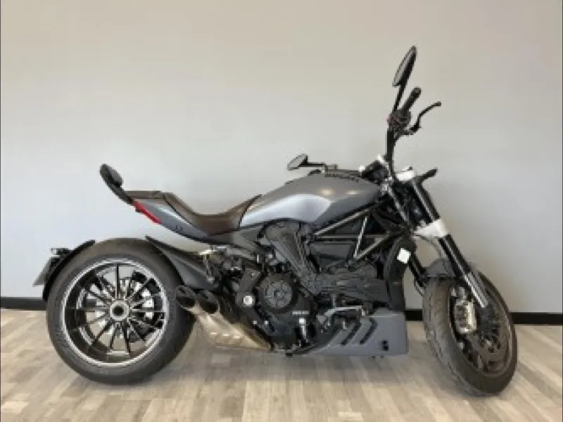DUCATI 1200 Carbon ABS 2017