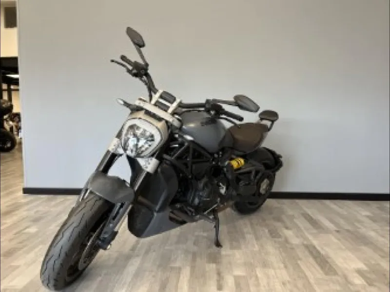 DUCATI 1200 Carbon ABS 2017