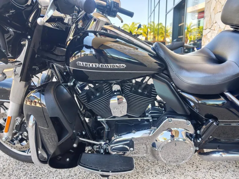 HARLEY-DAVIDSON Ultra Limited 1690 ABS 2015