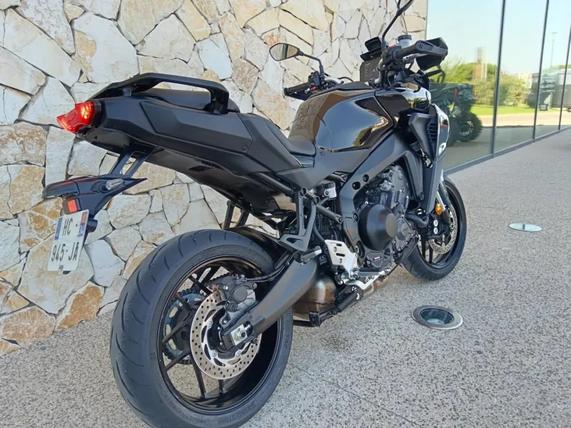 YAMAHA 9 900 2025