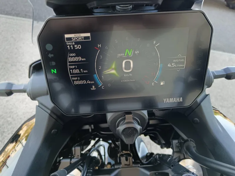 YAMAHA 9 900 2025