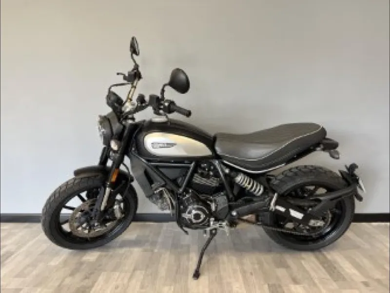 DUCATI 800