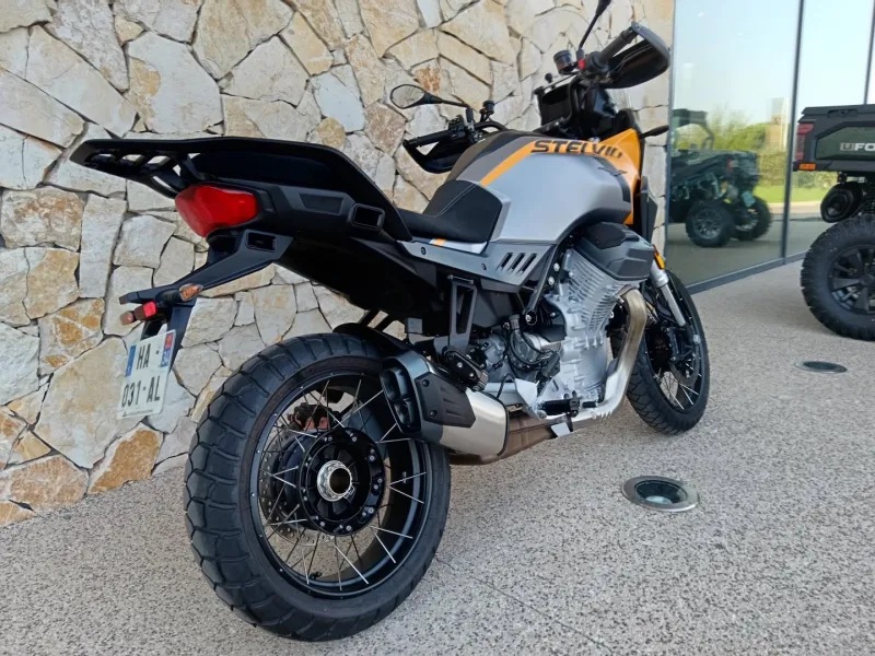 MOTO-GUZZI Stelvio 1000