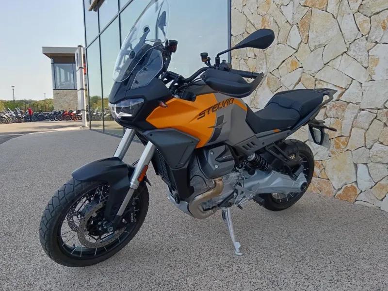 MOTO-GUZZI Stelvio 1000
