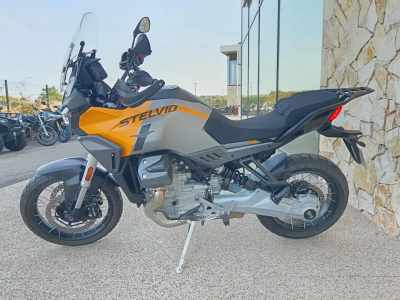 MOTO-GUZZI Stelvio 1000