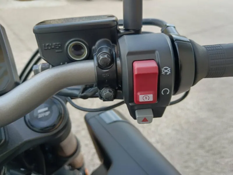 HONDA 650 R 35kW e-Clutch NOIR