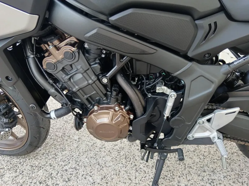 HONDA 650 R 35kW e-Clutch NOIR